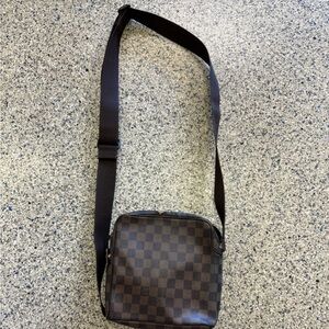Authentic Louis Vuitton crossbody